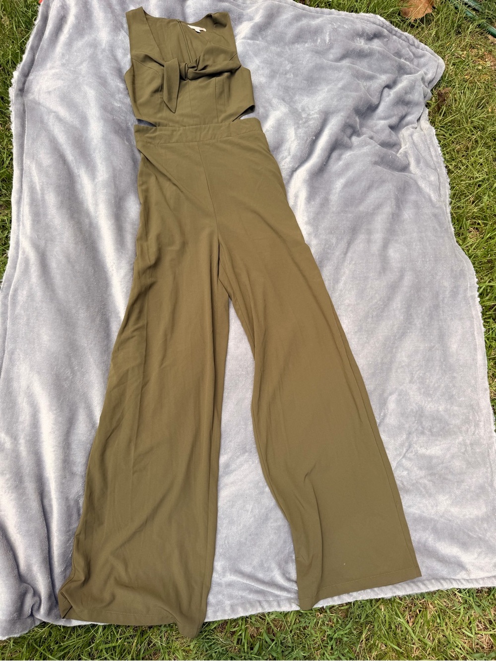 Gianni Bini Olive Cutout Wide-Leg Jumpsuit with Front Knot size XS